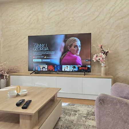 In Lux 2 Apartment